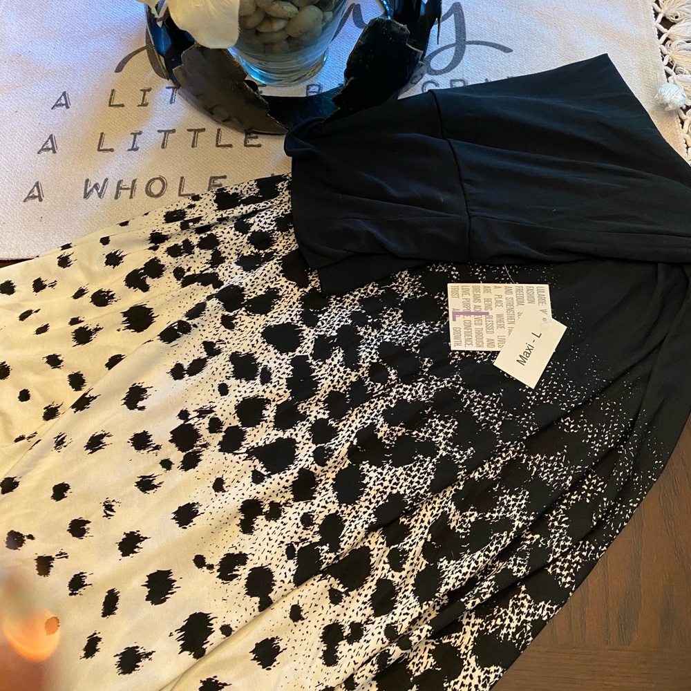 Maxi large skirt- brand new